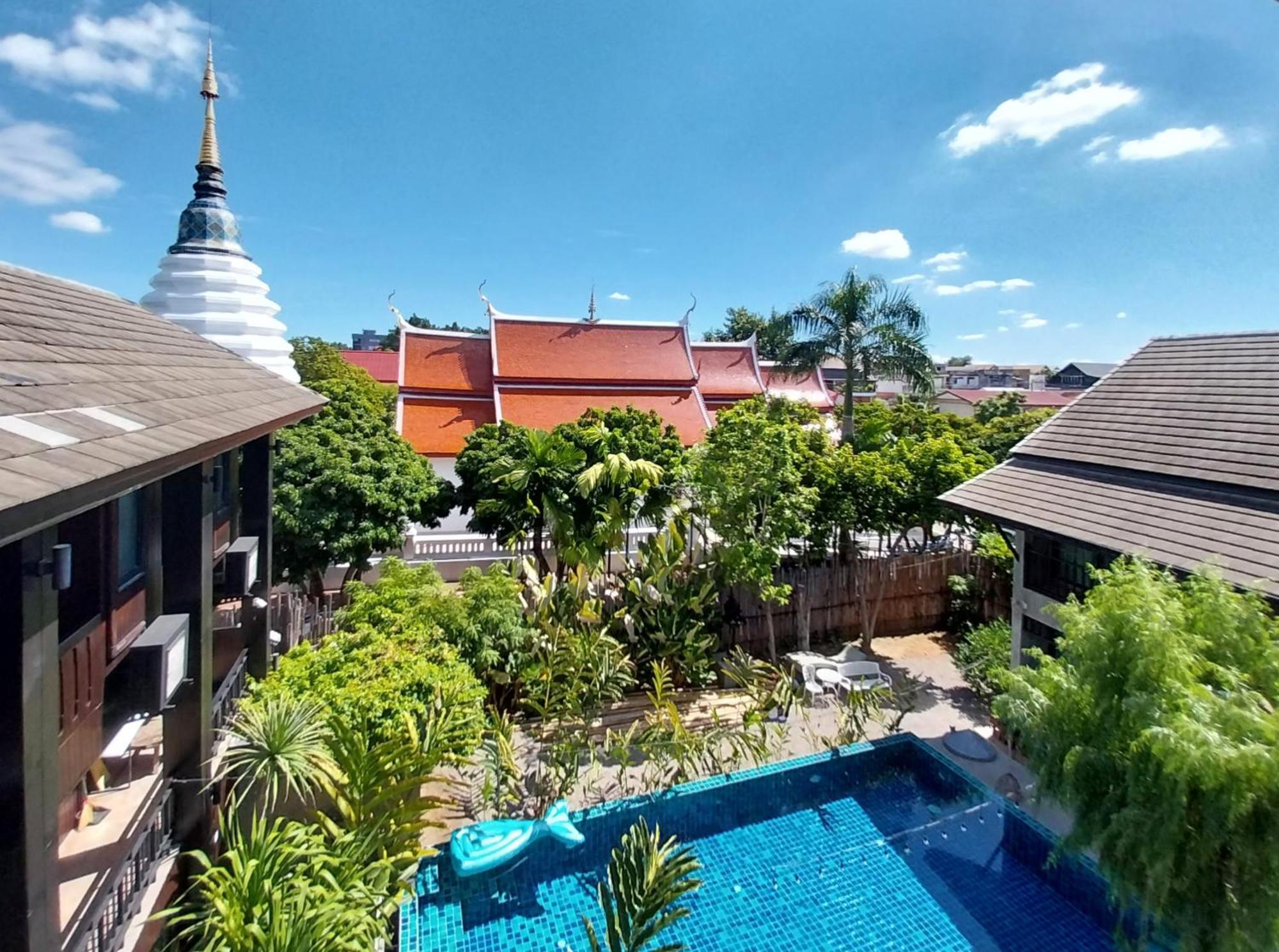 ホテル Arun Rawee อรุณ รวี チエンマイ エクステリア 写真